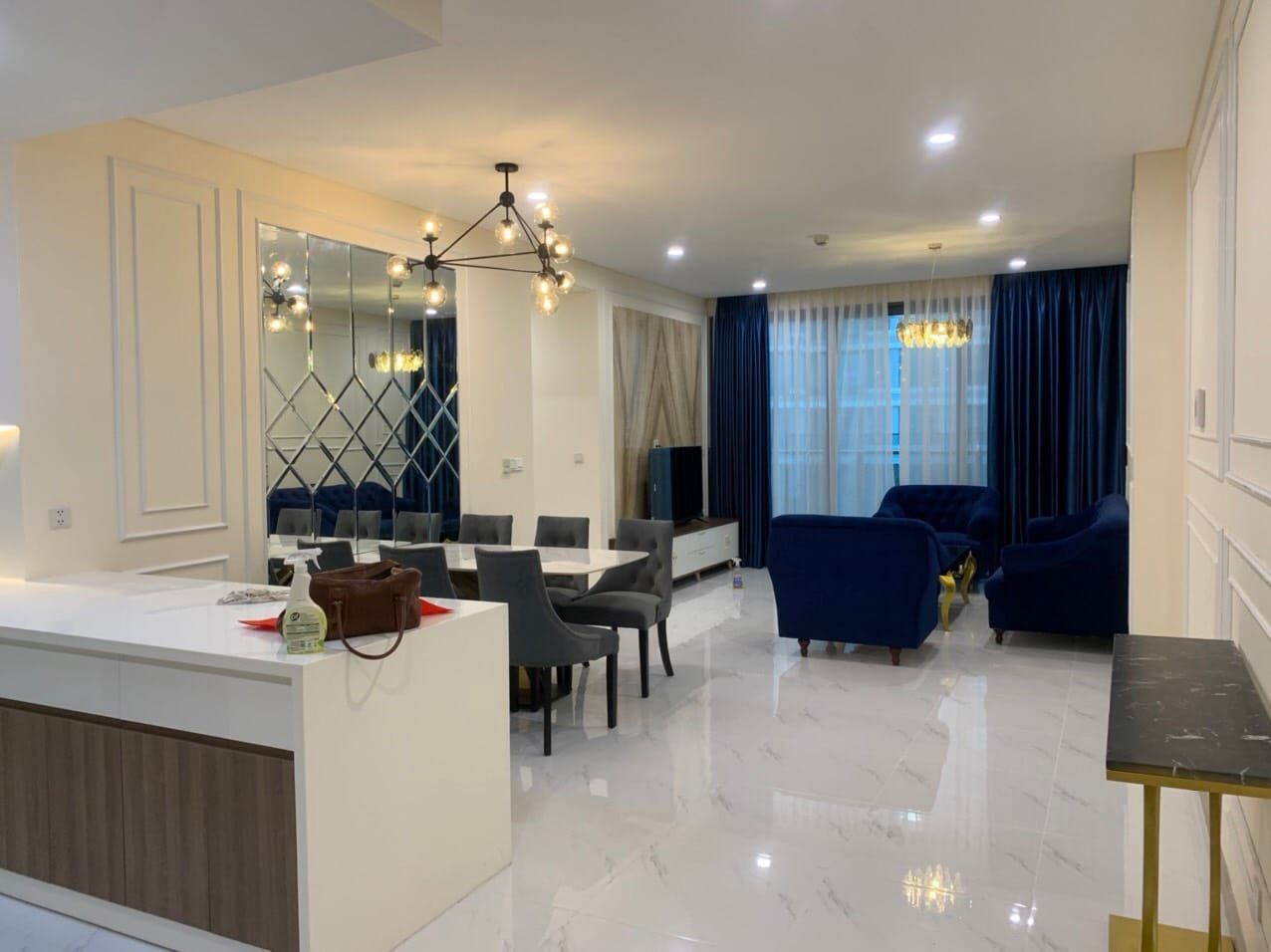 Chính chủ bán căn hộ Penthouse The Manor, Q. Bình Thạnh 200m2 giá: 15tỷ, Sổ, LH: 0898 523 *** Như Ý