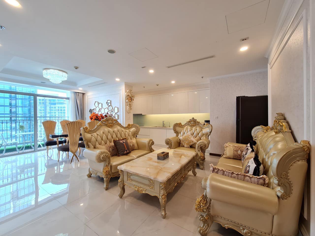 Bán nhanh siêu phẩm 3 PN, 3WC rộng và đẹp nhất Vinhomes Central Park, view trực diện sông, c viên