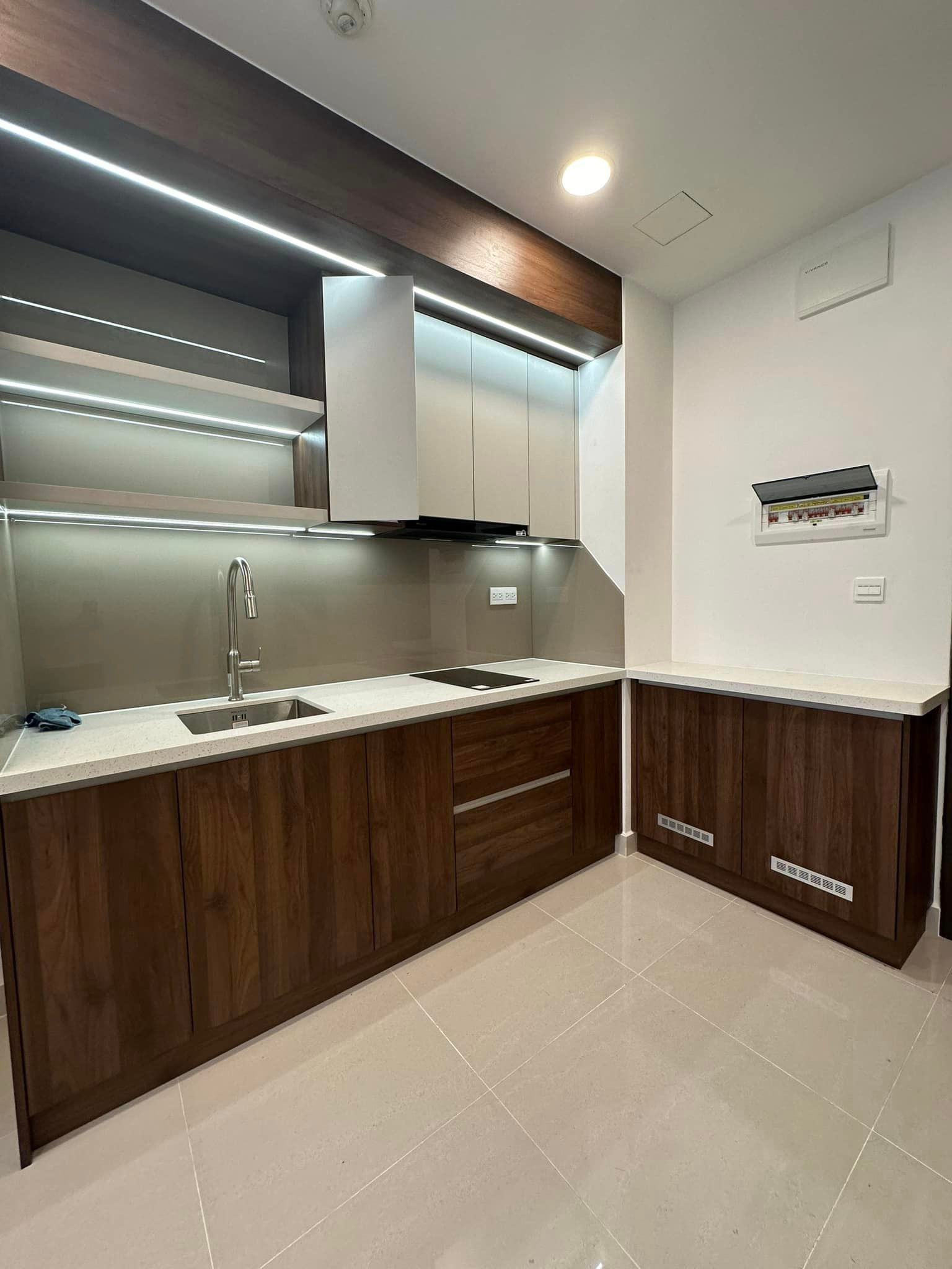 Cho thuê căn hộ Soho Residence, Q1 58m2 2PN 1WC giá 19tr/th, LH 0906 726 ***