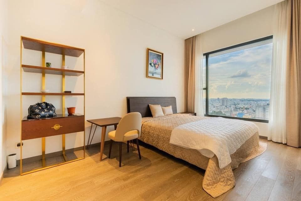 Bán ngay căn hộ Léman Luxury Apartment, Quận 3, bao thuế phí, 75m2. LH Phú 0976 940 ***