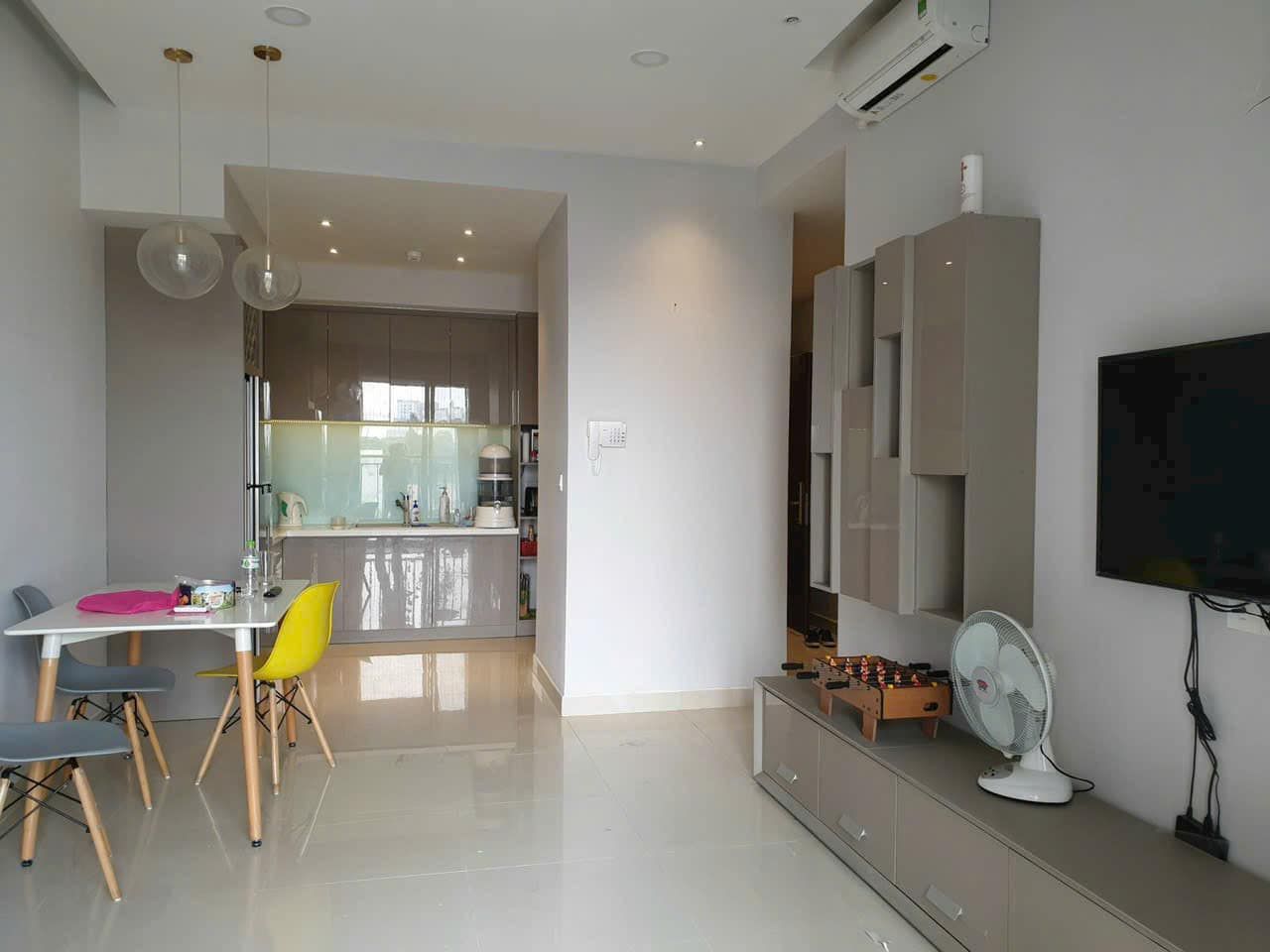 Cho thuê gấp CHCC Terra Royal Quận 3 DT 72m2 2PN 2WC, giá 16 tr/th. 0932 349 *** Tâm