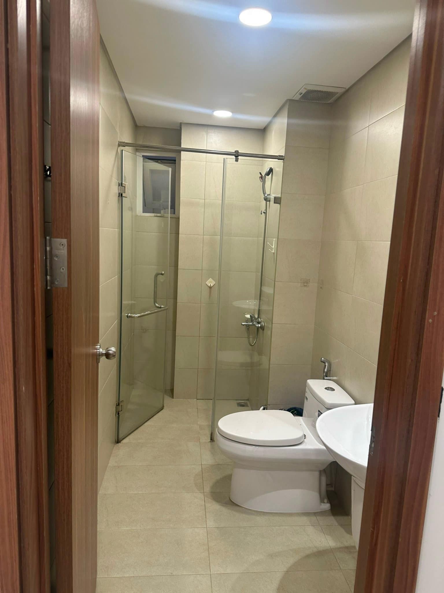 Cần cho thuê Richmond City Officetel nội thất cơ bản 9tr 38m2 10tr 52m2 LH: 0932 779 ***