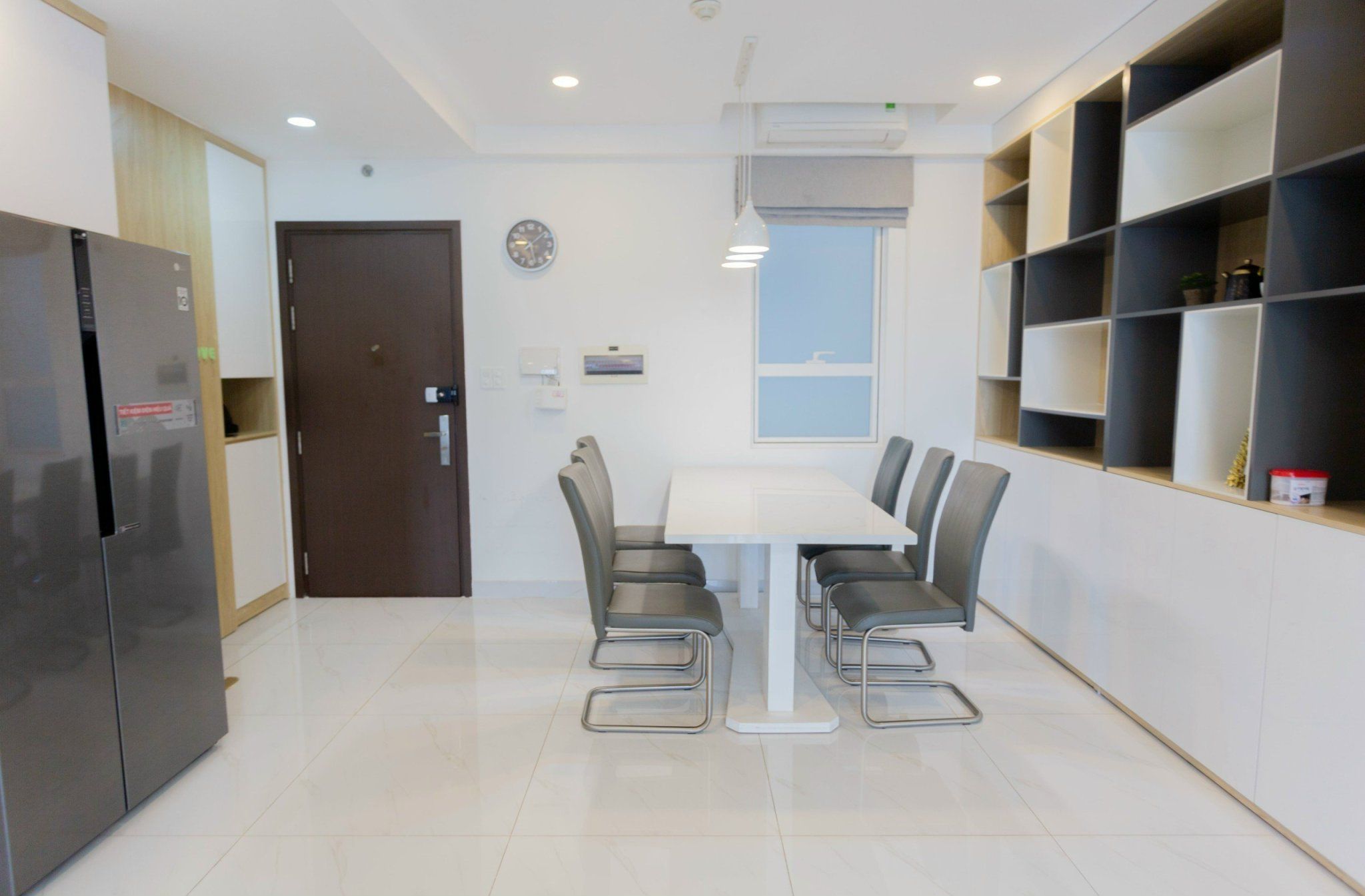 Cần cho thuê CHCC Gold View Quận 4, DT 120m2. 3PN, 2WC giá: 23tr LH: 0934 144 *** Hương