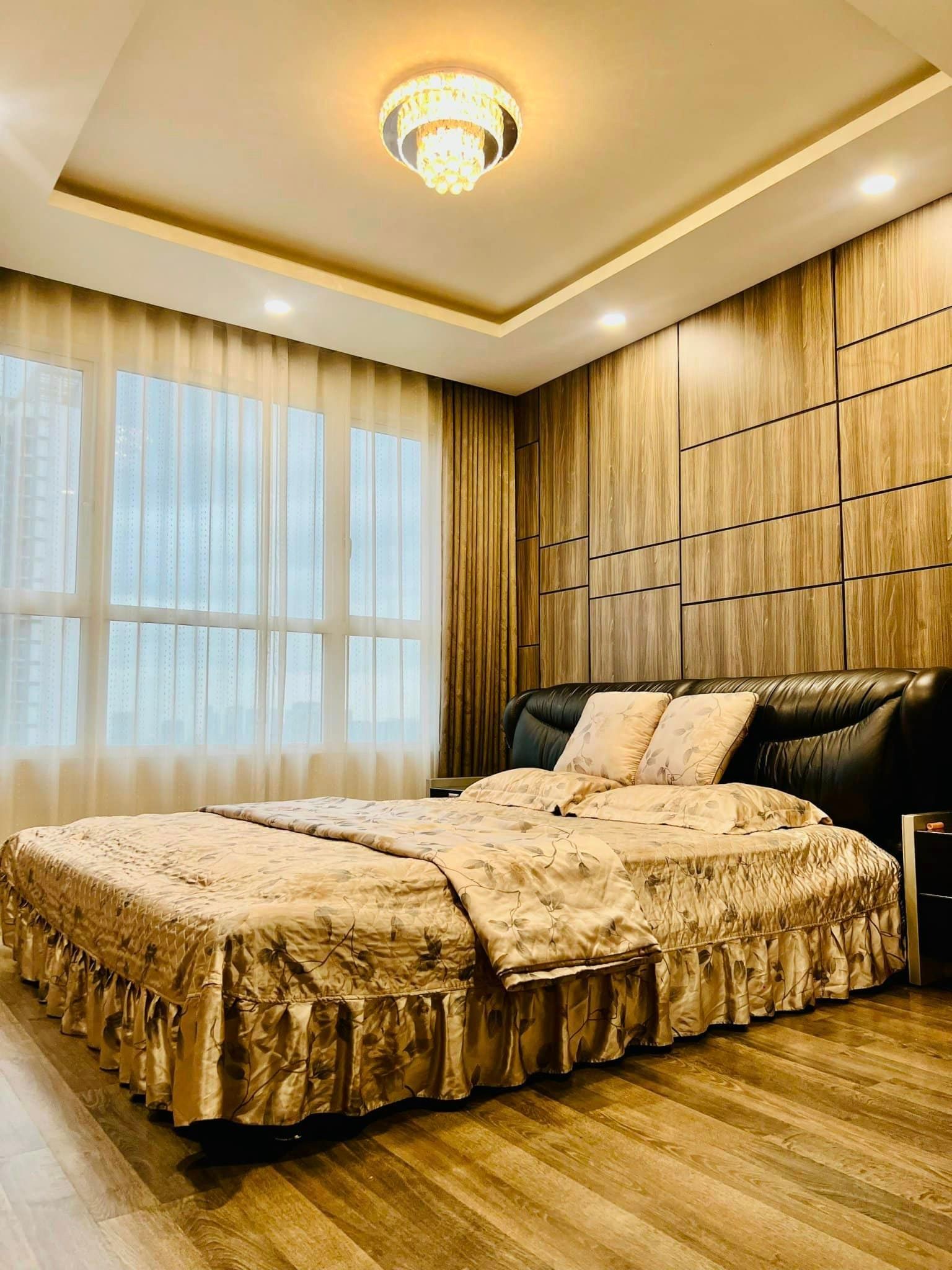 Duy nhất bán căn duplex tầng penthouse 115m2 thông thủy - view sông Đông Nam Vista Verde