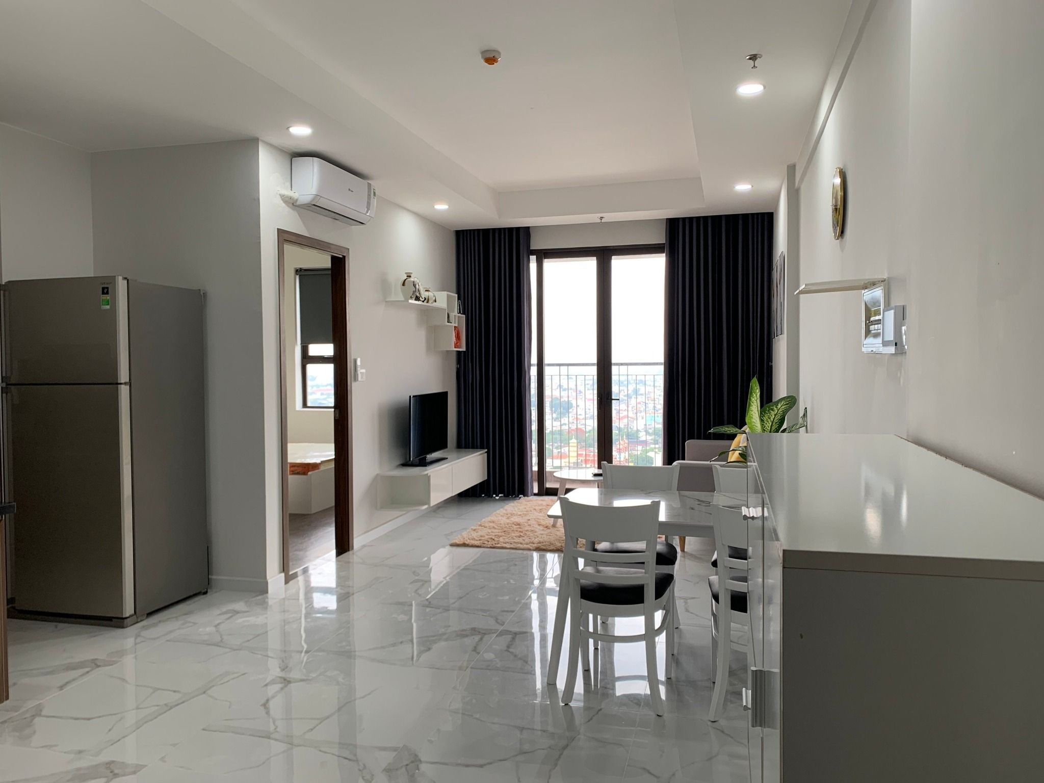 Cho thuê 2PN 2WC NTCB - Opal Riverside tầng trung, 71m2 nắng sáng