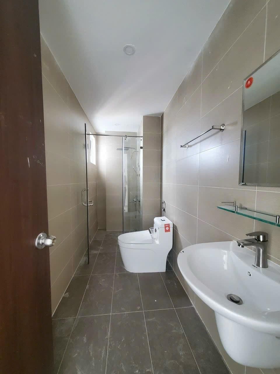 2PN 2WC 68m2 9.5 triệu/tháng NTCB CĐT, 12tr/tháng gần full NT, căn góc NTCB 11tr/ tháng