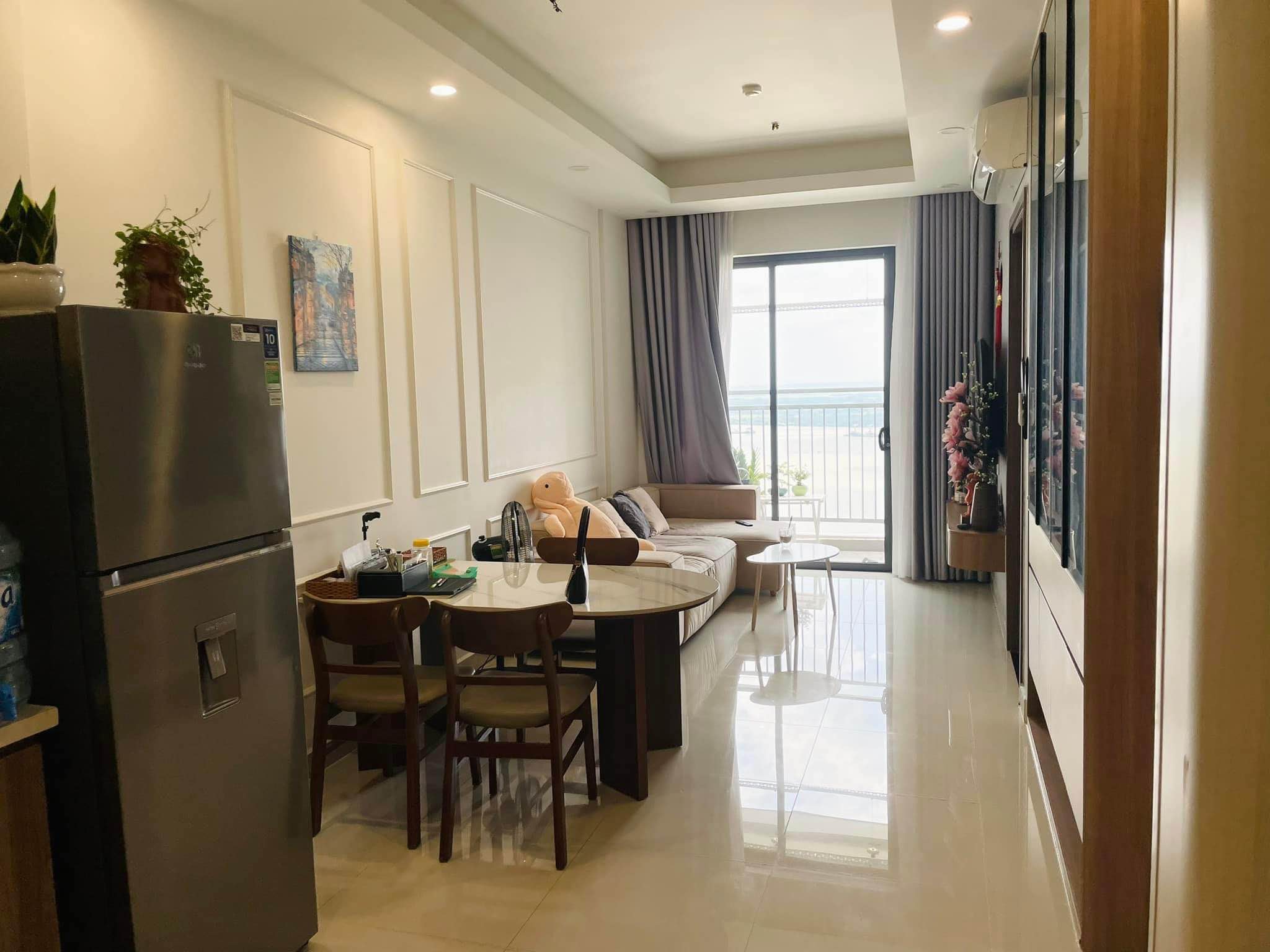 Cần tiền bán gấp căn hộ cao cấp Riverside Residence. Block A, căn góc diện tích 98m2, 3PN, 2WC