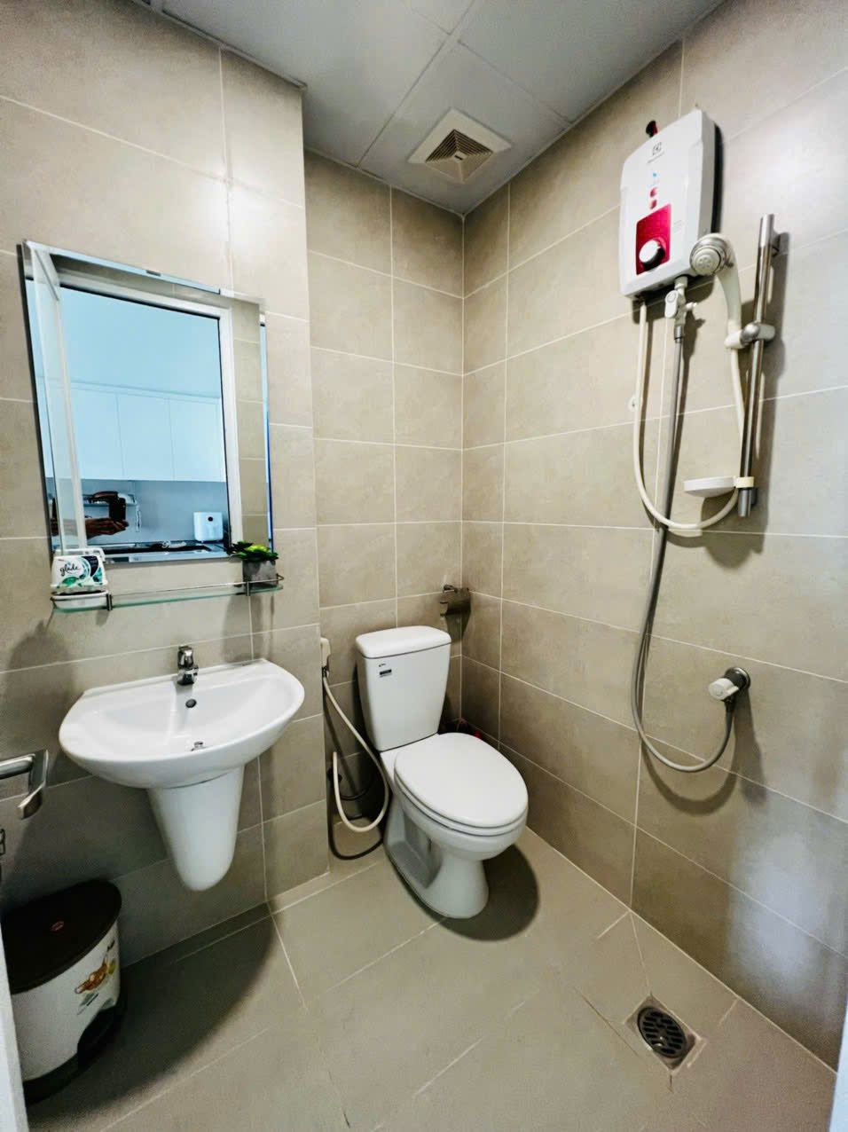 Căn hộ 100m2: 3PN, 2WC The Pegasuite liền kề Parc Mall cho thuê đầy đủ nội thất 0909 407 ***