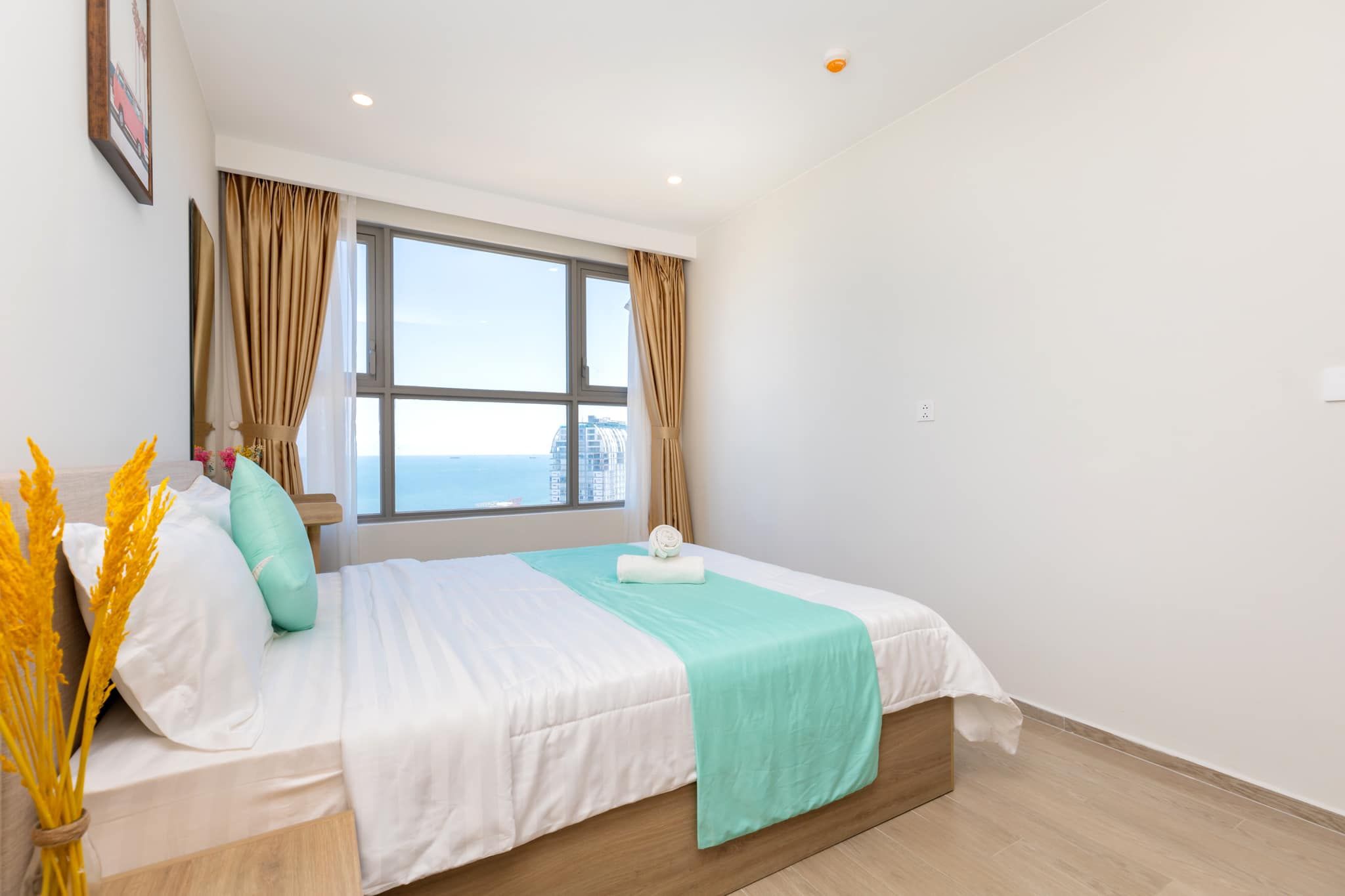 Cho thuê căn hộ chung cư Mermaid Seaview Vũng Tàu, 2PN giá 7tr5. Thái 0929 968 ***