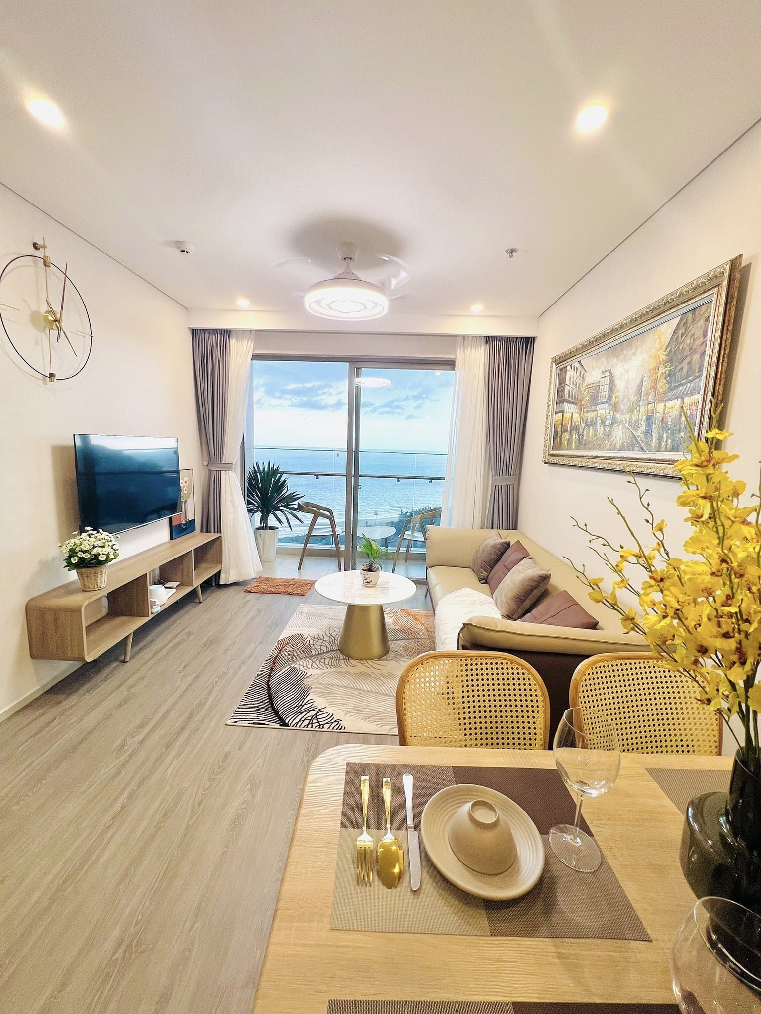 Bán căn hộ Vung Tau Centre Point 84m2, 2pn, 2wc, view biển, full nội thất. Giá: 4,036 tỷ