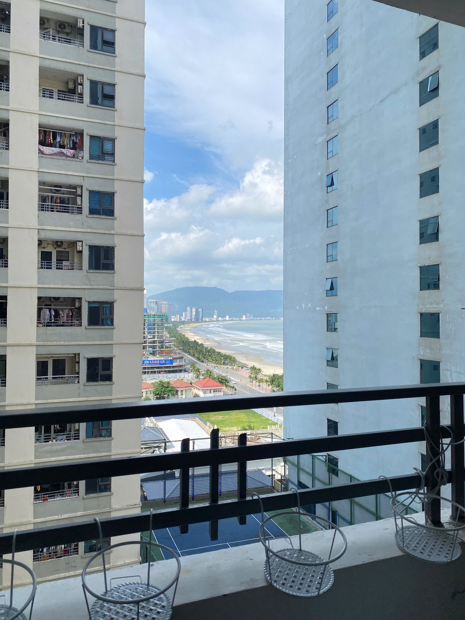 Căn góc 67m2 căn hộ Mường Thanh view biển 2PN full nội thất, bên biển Mỹ Khê