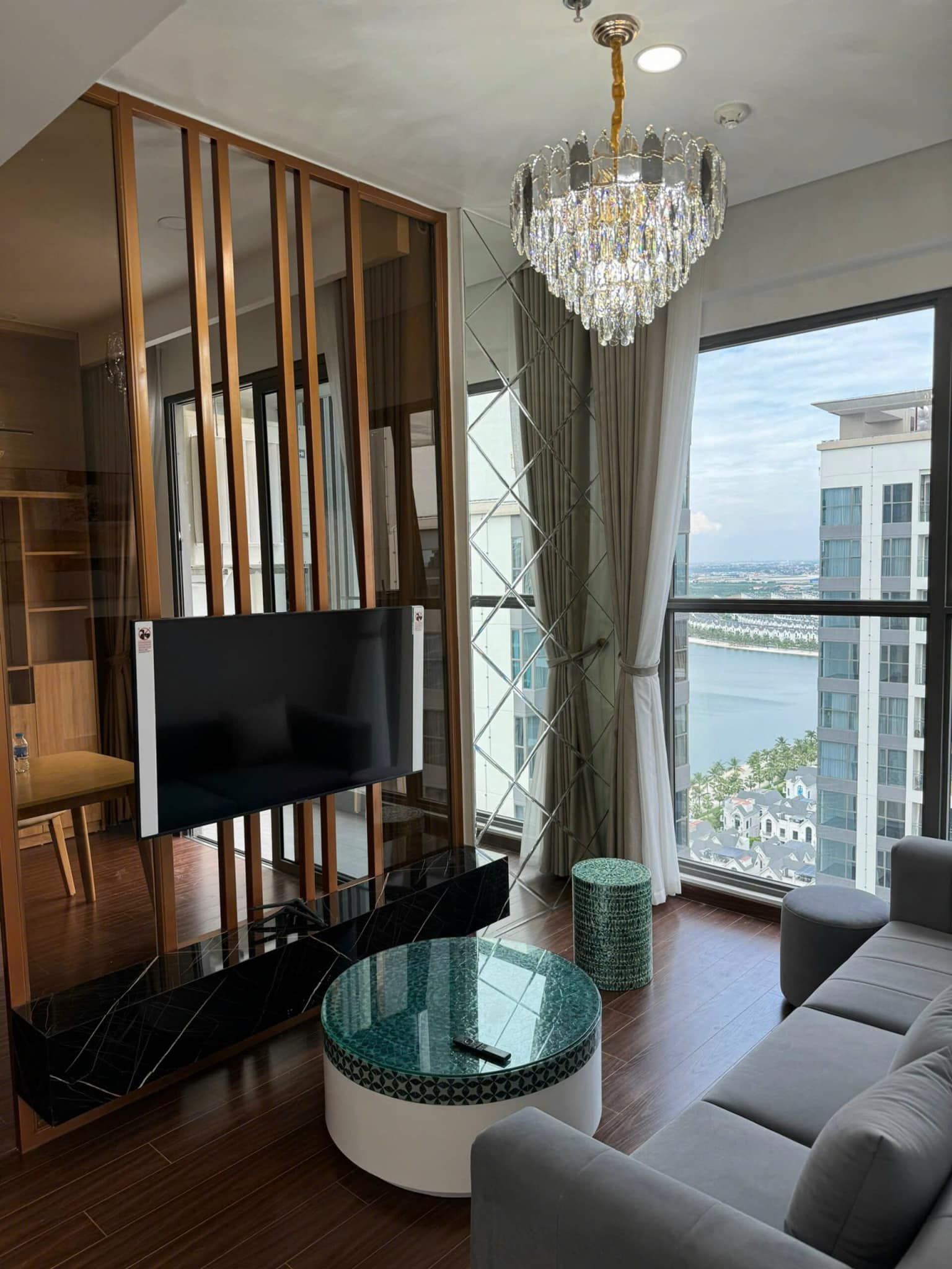Cho thuê căn hộ 3 ngủ góc view hồ giá 15 tr/th full đồ tạI Masteri Waterfront Ocean Park Gia Lâm