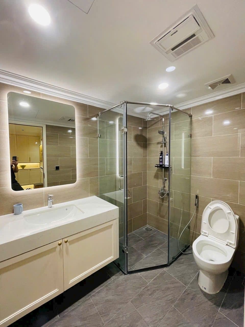 2PN 2WC đẹp nhất Starlake Tây Hồ Tây, 101m2 ban công Nam, nội thất liền tường, tầng trung, 1x tỷ