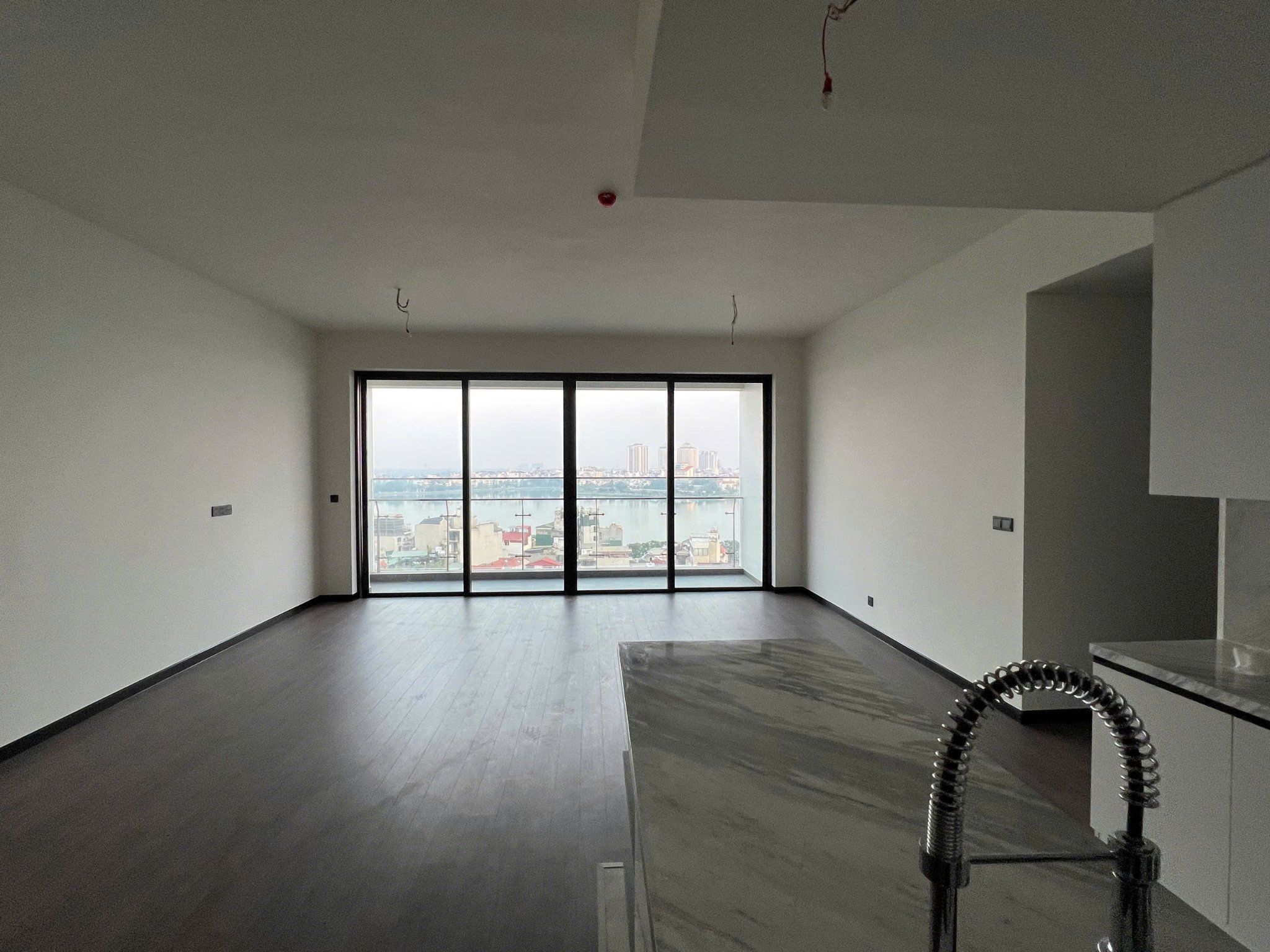 Căn hộ dịch vụ 1 khách 2 ngủ VnaHomes Apartment vị trí trung tâm tiêu chuẩn khách sạn giáp Hồ Tây