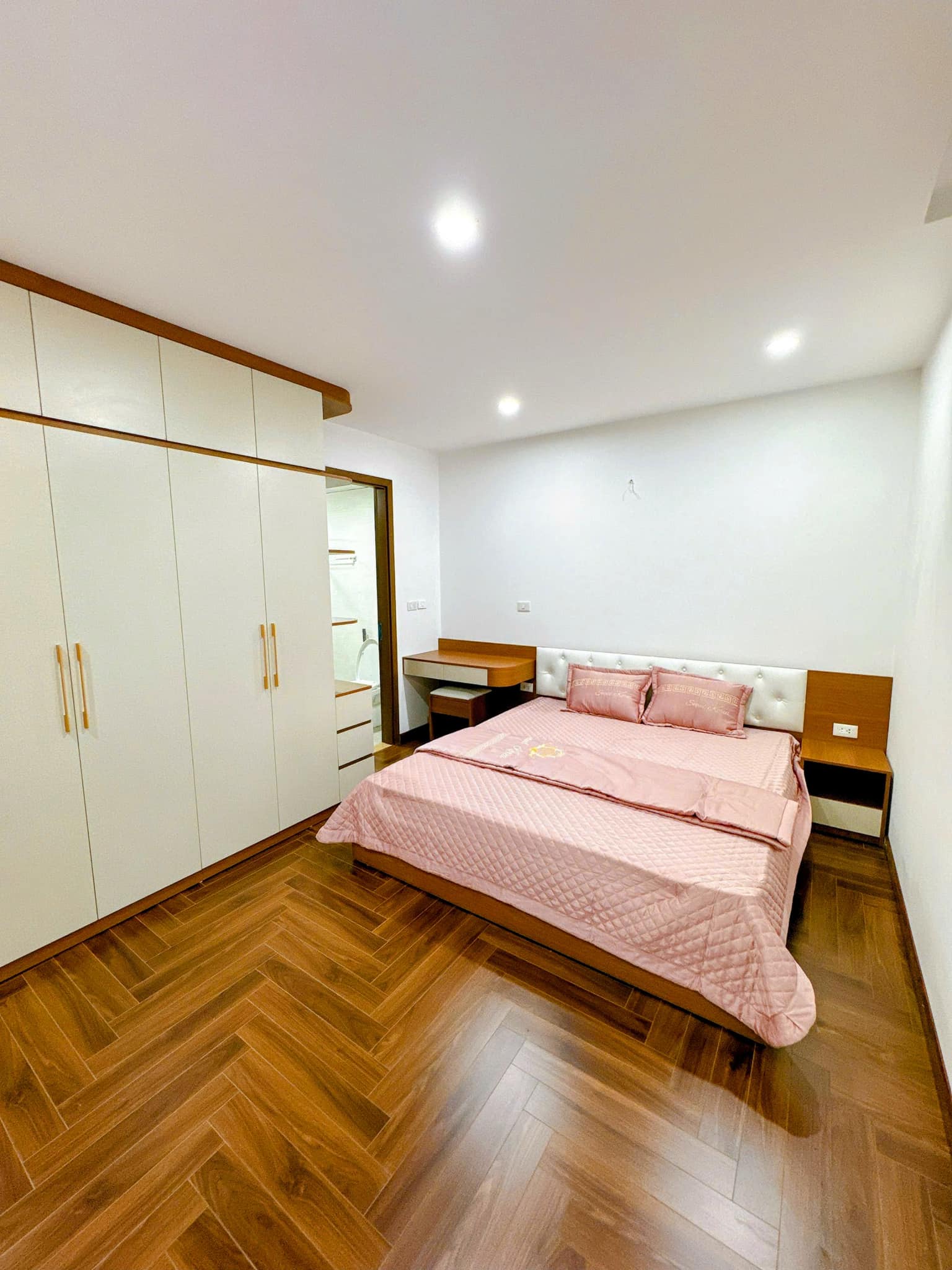 Cho thuê chung cư Amber Riverside đồ cơ bản ngõ 622 Minh Khai, giá 14tr/th