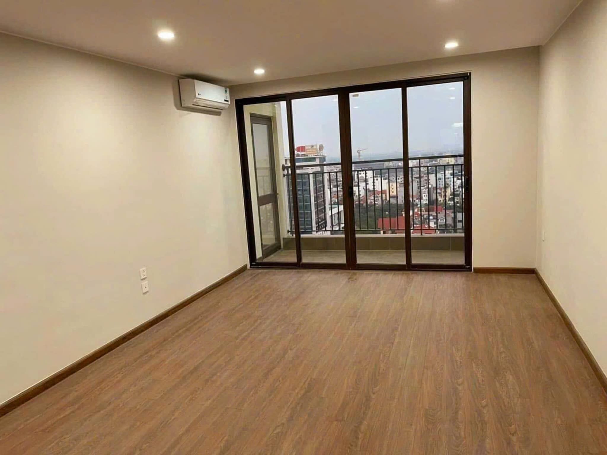 Chính chủ cho thuê căn 2N 76m2 Amber Riverside giá thật không ảo 14 triệu vào ở ngay. LH 0702 266 ***