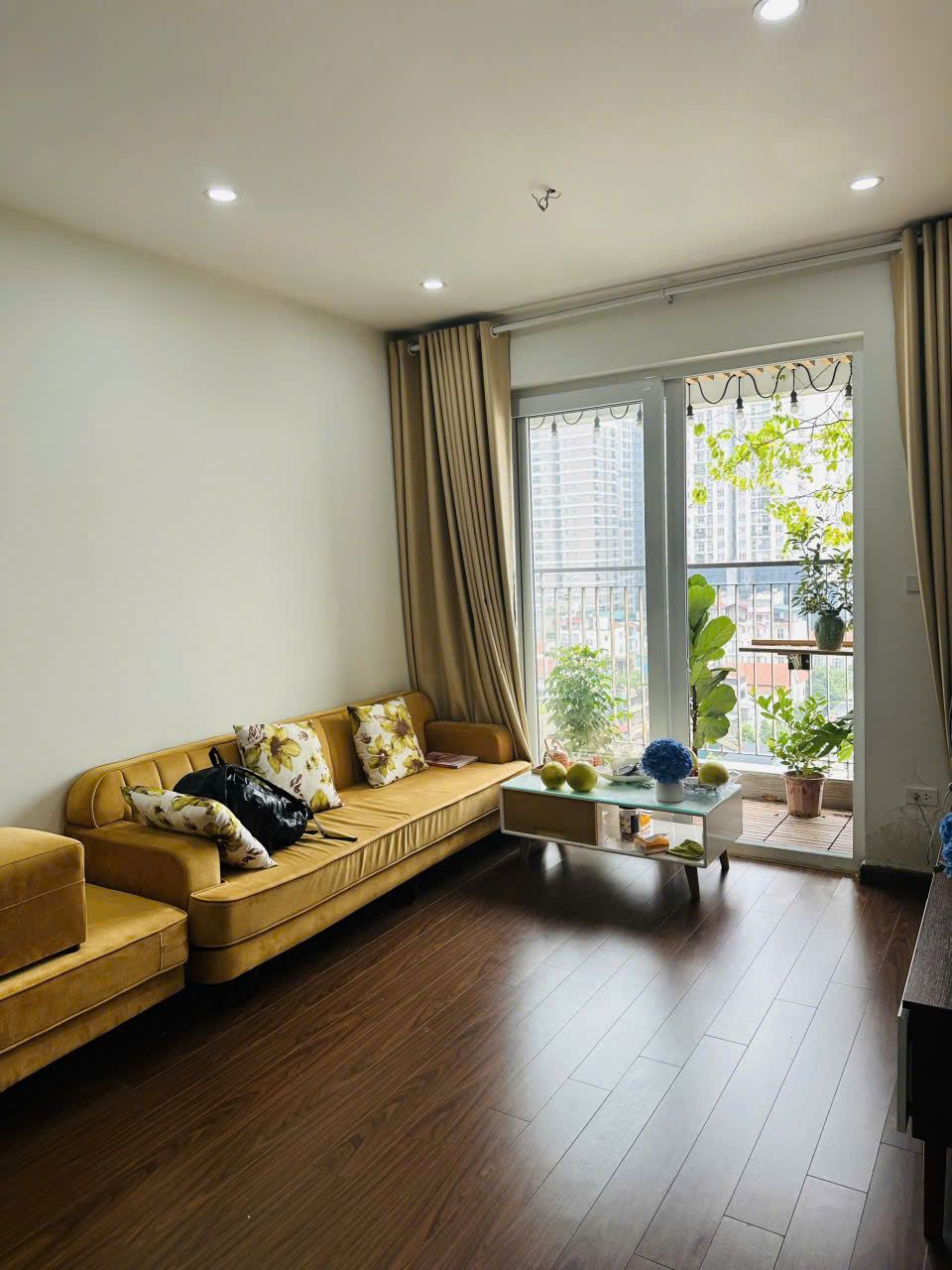 Cho thuê căn hộ 2PN, 14 triệu, 88m2, view đẹp tại Bohemia Residence, Hà Nội