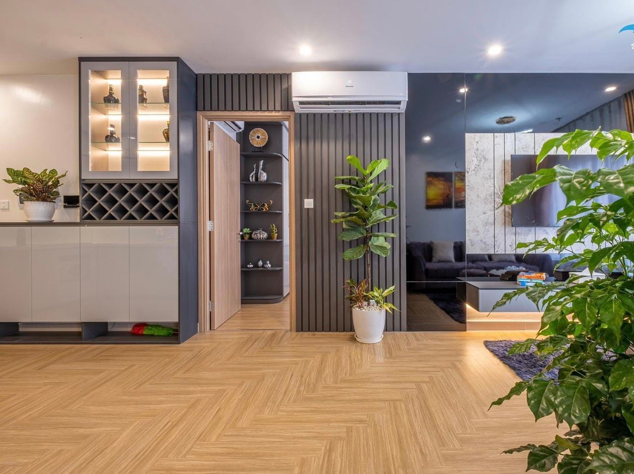 Cho thuê CHCC Sun Grand City 69B Thụy Khuê, Tây Hồ, 96m2, 2PN, đủ đồ, giá chỉ 23tr. LH 0983 951 ***