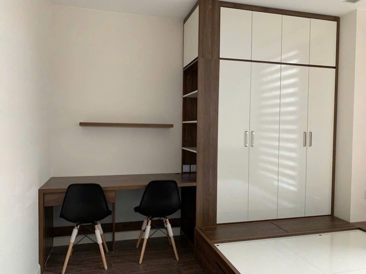 Cho thuê căn hộ Sun Grand City 69B Thụy Khuê, 164m2, 3PN, view full hồ, giá 35tr/th. LH: 0982 914 ***