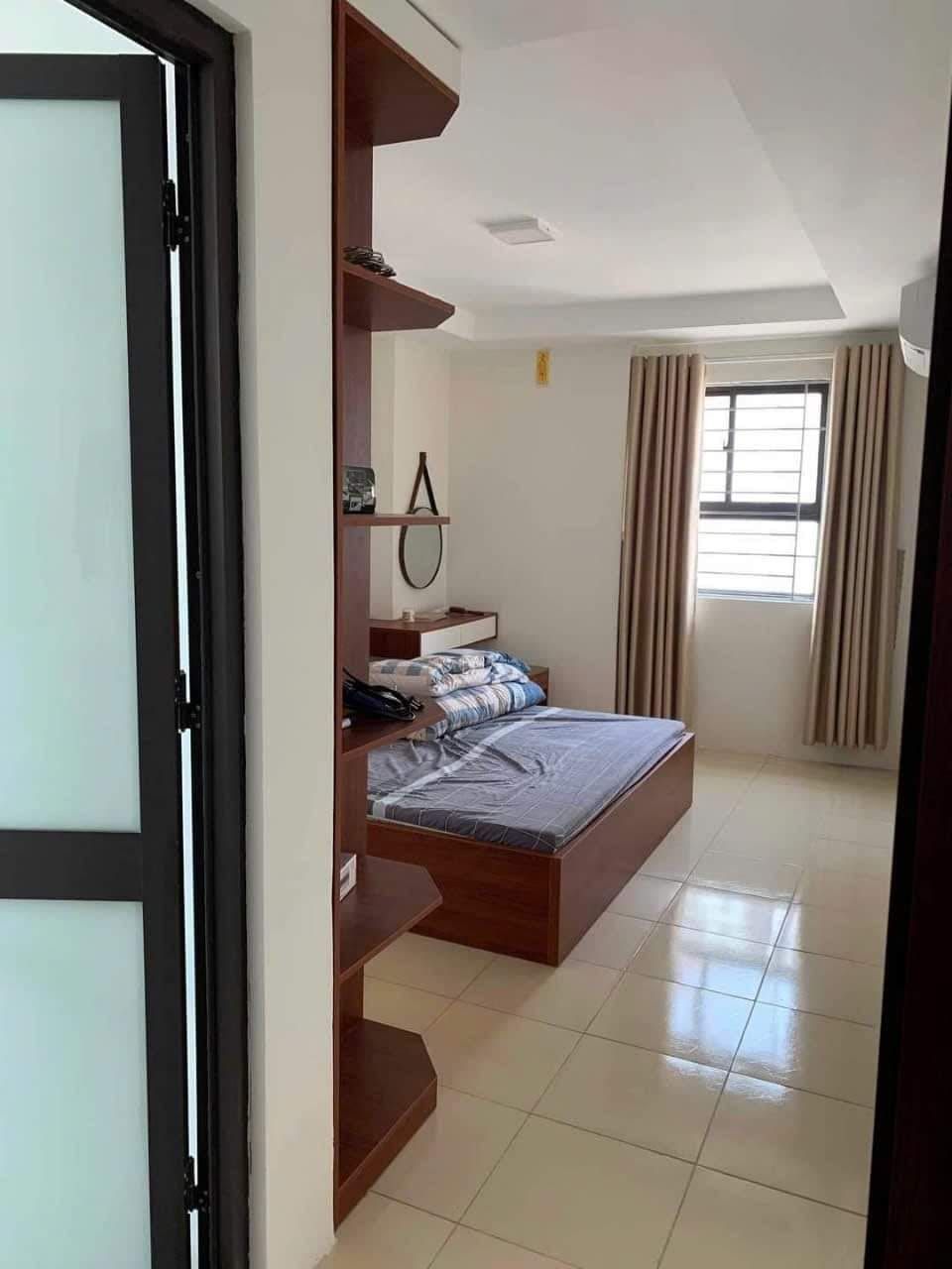 Tôi cần bán căn hộ 2 phòng ngủ toà C14 - Bùi Xương Trạch, liên hệ tôi: 0368 945 ***