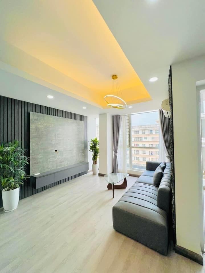 Tôi cần bán căn hộ 2 phòng ngủ toà C14 - Bùi Xương Trạch, liên hệ tôi: 0368 945 ***