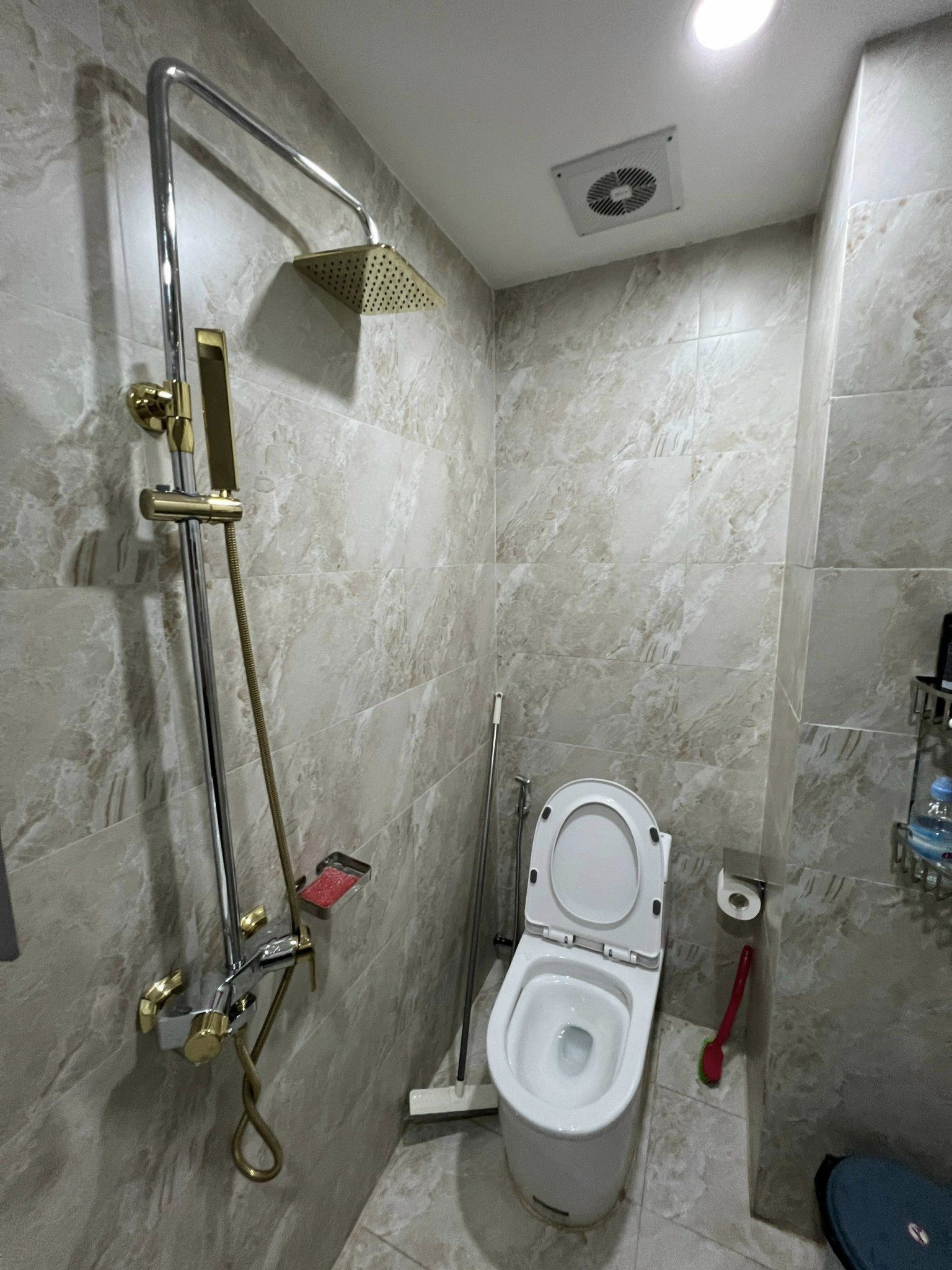 Cho thuê căn hộ 3PN, 2WC, 18 triệu, 118m2 tại Thanh Xuân Complex đồ cơ bản