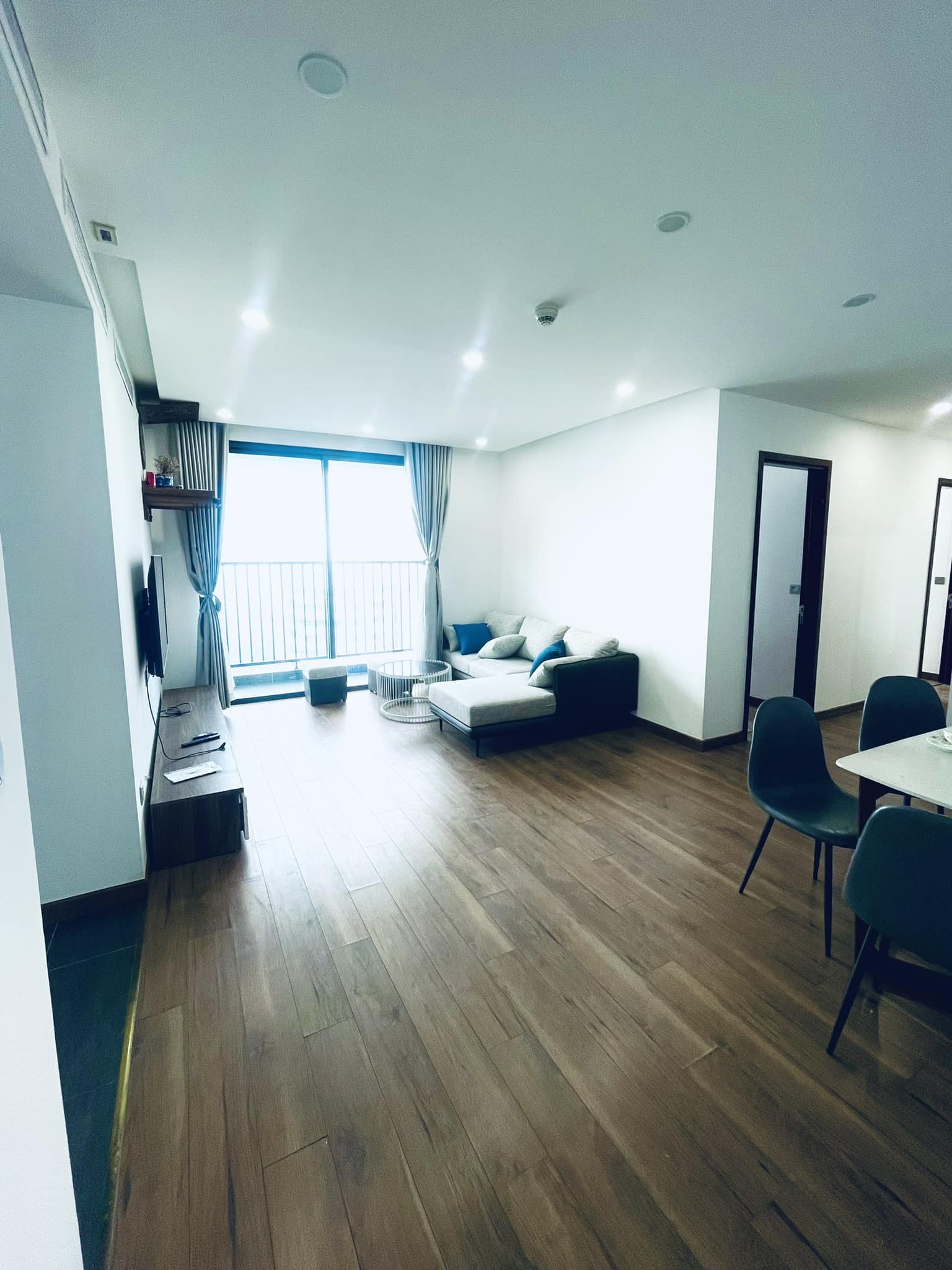 Cho thuê căn 3 PN full nội thất 97m2 Sky Center giá 20tr/tháng, LH: 0908 497 ***