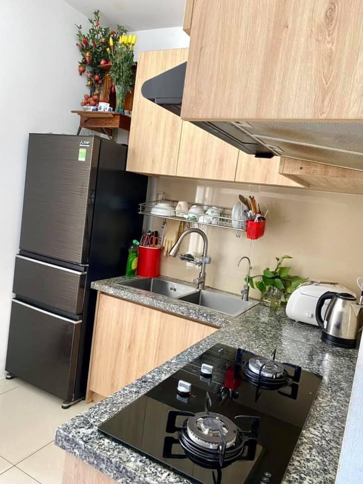Cần bán căn 3 phòng ngủ toà N01 DT: 90m2 cửa Đông ban công Nam. Căn góc. Đã có đồ mới đẹp