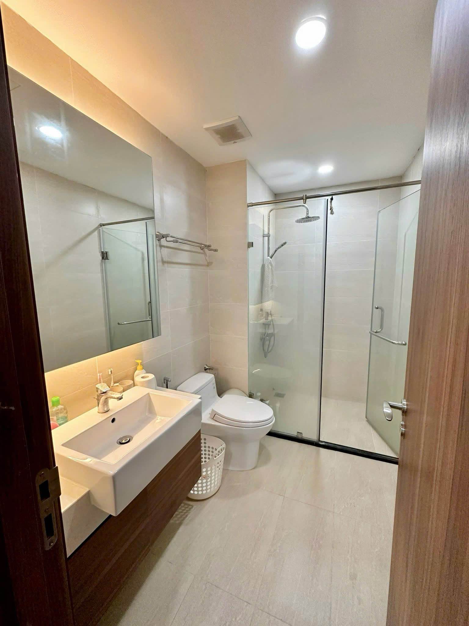 CC bán CHCC 89 Thịnh Liệt-view thủ đô. DT: 65m2, 2Ngủ + 2WC. Giá 3,96 tỷ có gia lộc. LH: 0917 208 ***