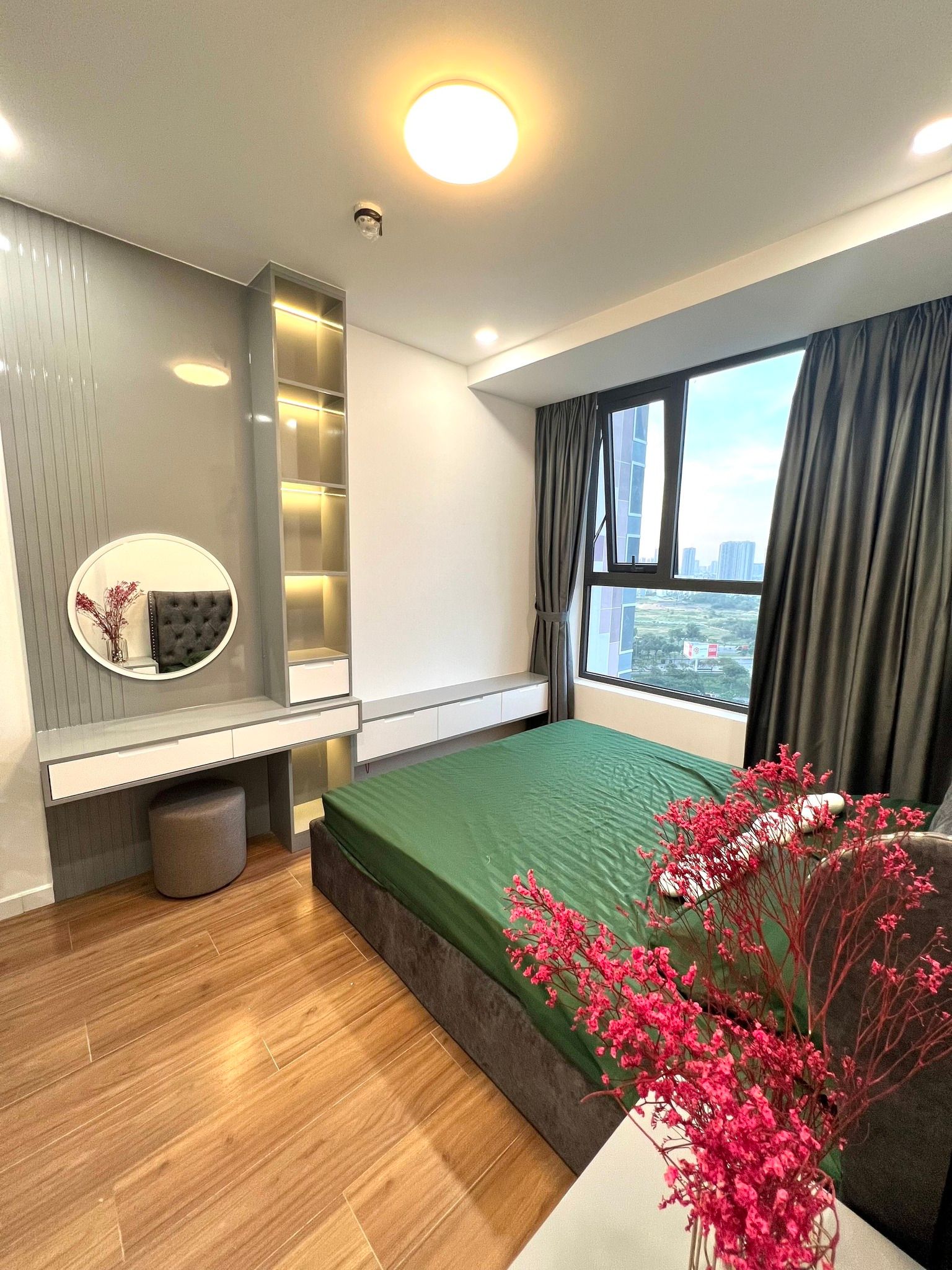 Cần ra đi gấp căn D'Lusso 2PN giá 4 tỷ 68m2 view sông call: 0886 277 ***