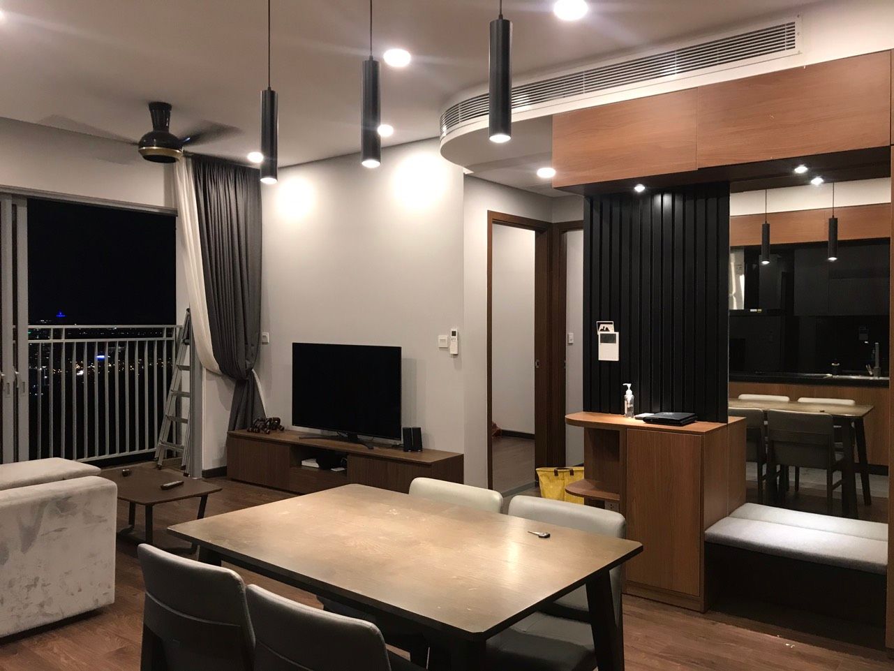 Bán căn góc 85m2, 2 phòng ngủ, Palm Heights, nội thất cơ bản, tầng cao, view Global City, 5,3 tỷ