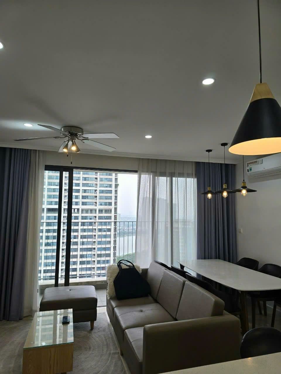 View phố đắt giá - 3PN Vinhomes D’Capitale 93m2 - full đồ