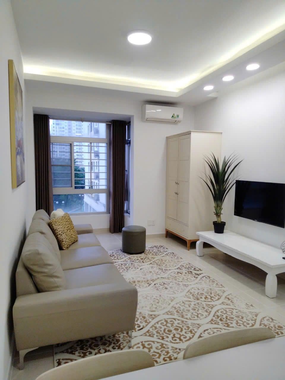 Cần cho thuê căn hộ sky garden 2, PMH, Q7, 2PN nhà bao đẹp, giá thuê chỉ 17 triệu 