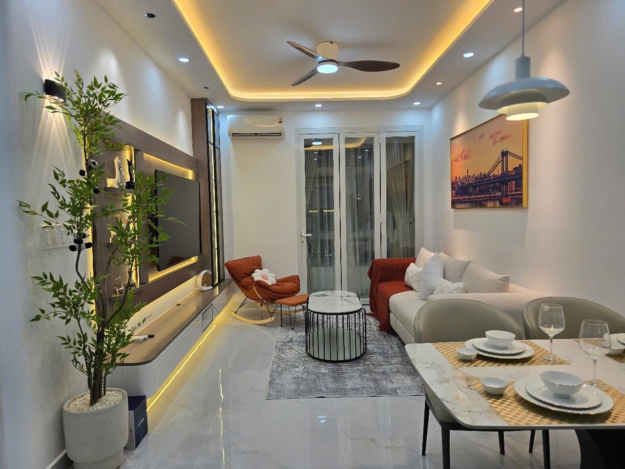 Cần bán nhanh căn hộ Sky garden 1, PMH, Q7, DT 71m2, TK 2PN nhà mới đẹp, giá chỉ 4,7 tỷ 