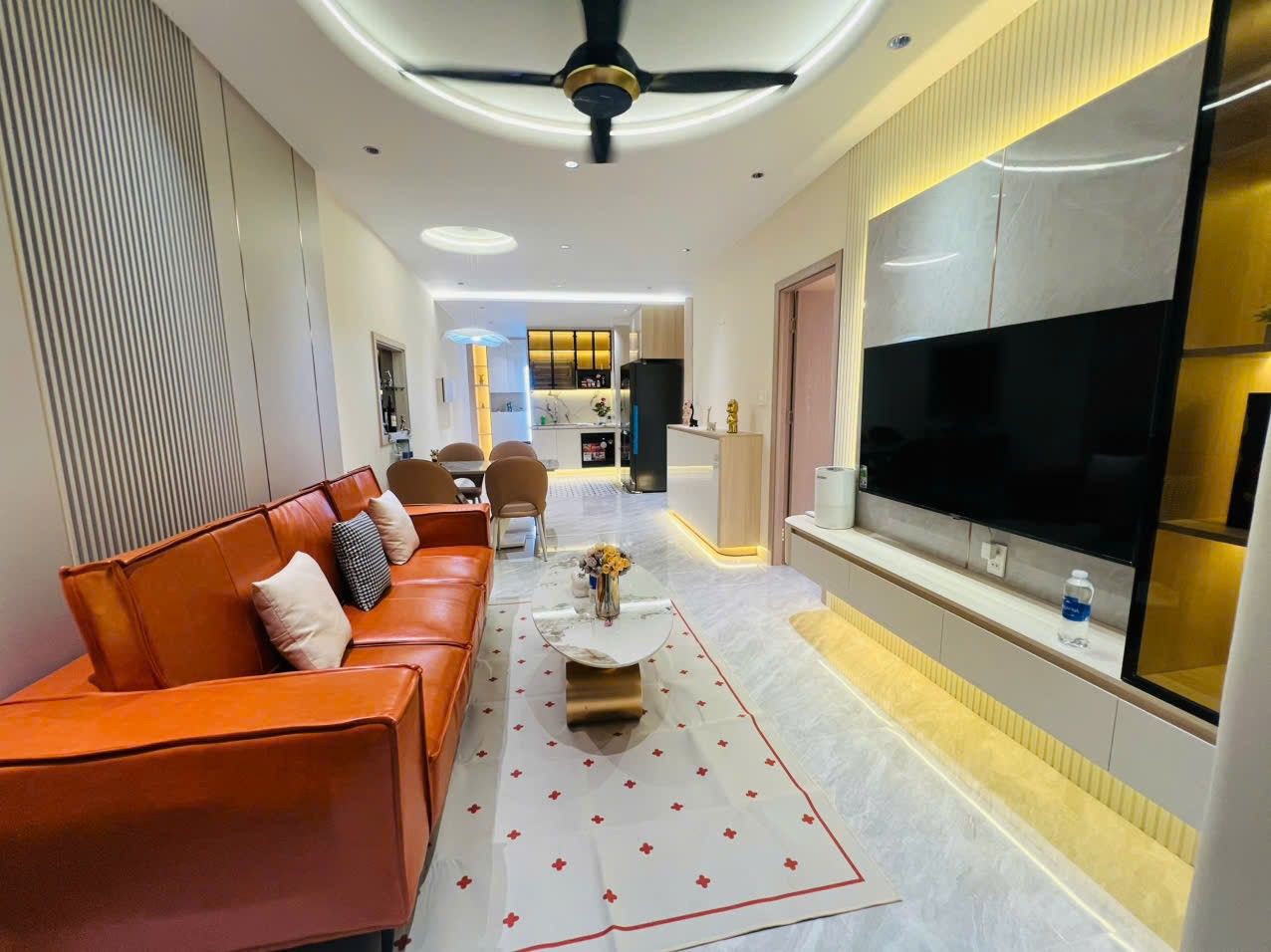Bán nhanh căn hộ Sky garden 2, PNH, Q7, dt 81m2, tk 3PN nhà mới đẹp, giá chỉ 5,7 tỷ 