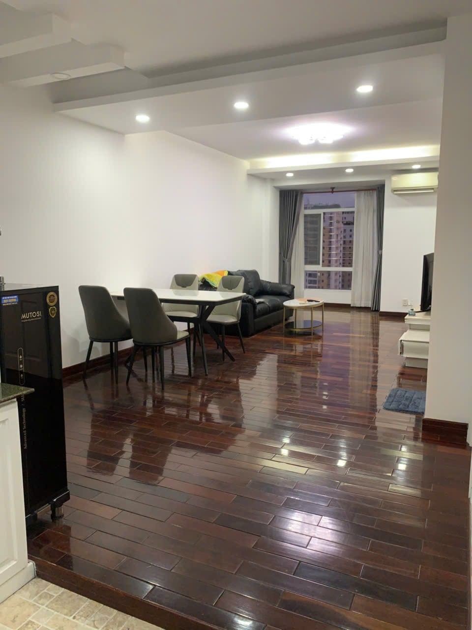 Cho thuê căn hộ Sky garden 3, PMH, Q7, 2PN nhà đẹp, giá chỉ 18 triệu