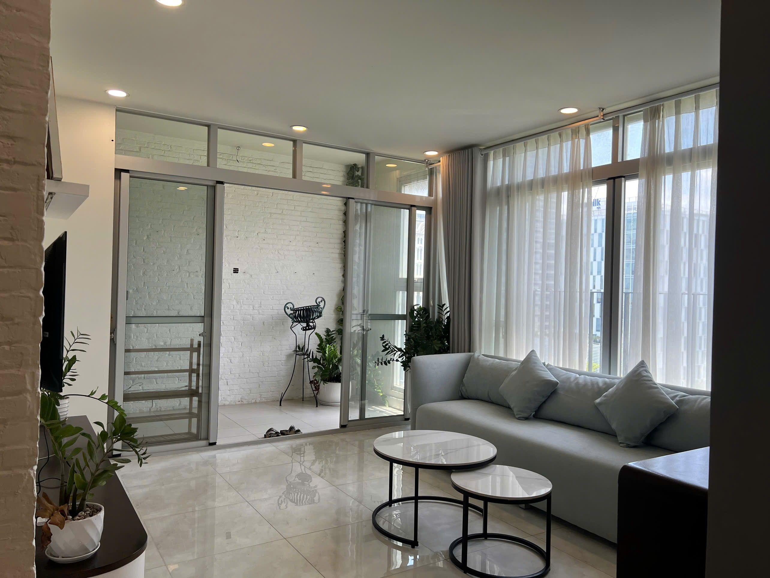 Cần cho thuê căn hộ start hill, PMH, Q7, DT 94m2, TK 3PN nhà bao đẹp, giá chỉ 23 triệu 