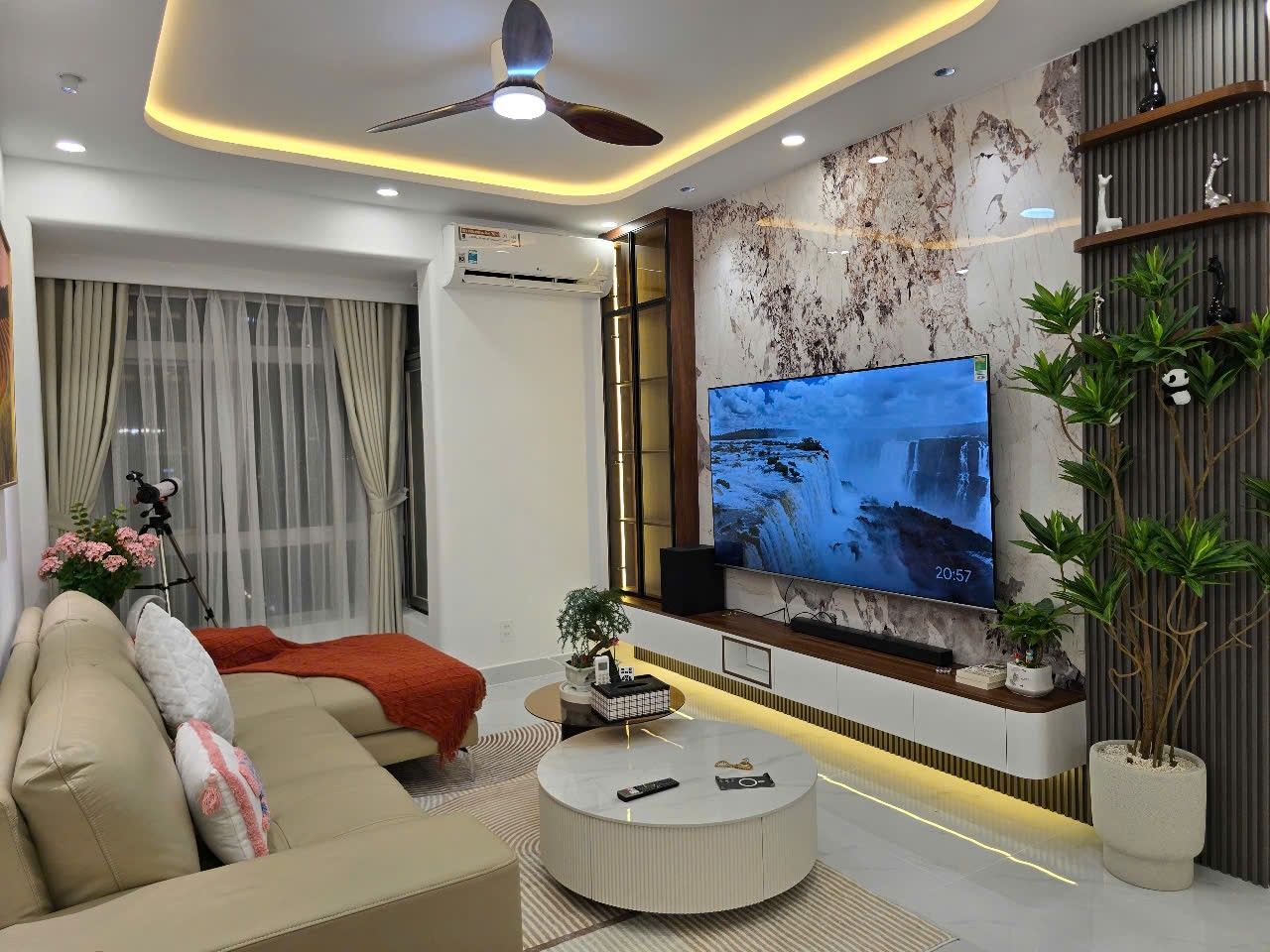 Cần bán nhanh căn hộ sky garden 2, PMH , Q7, DT 89m2 căn góc, 3PN nhà mới đẹp, giá chỉ 6,5 tỷ 
