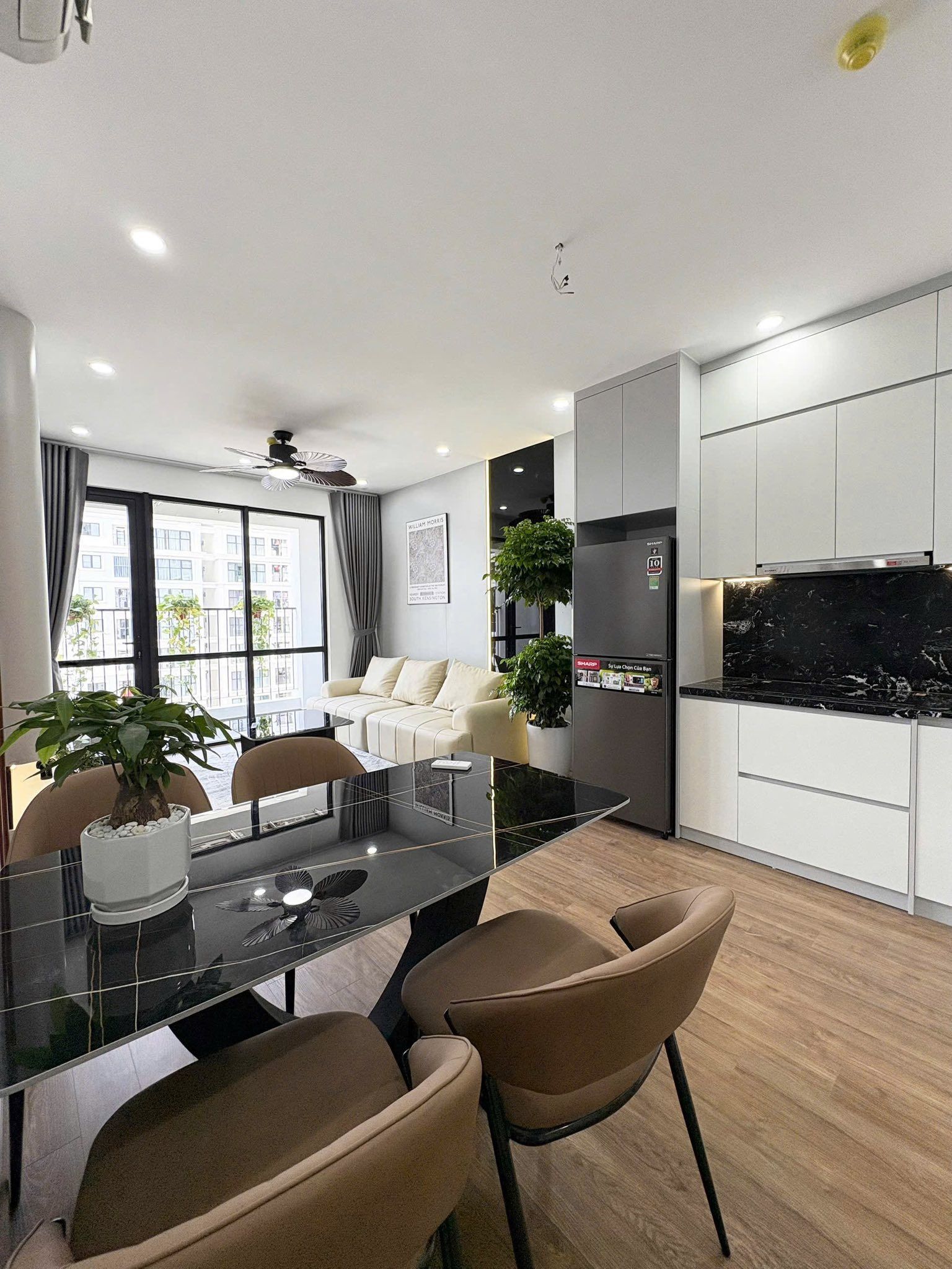 Khách em gửi bán căn hộ gần trục QL13 diện tích 61m2 2PN 2WC full NT có hỗ trợ vay 3 bên