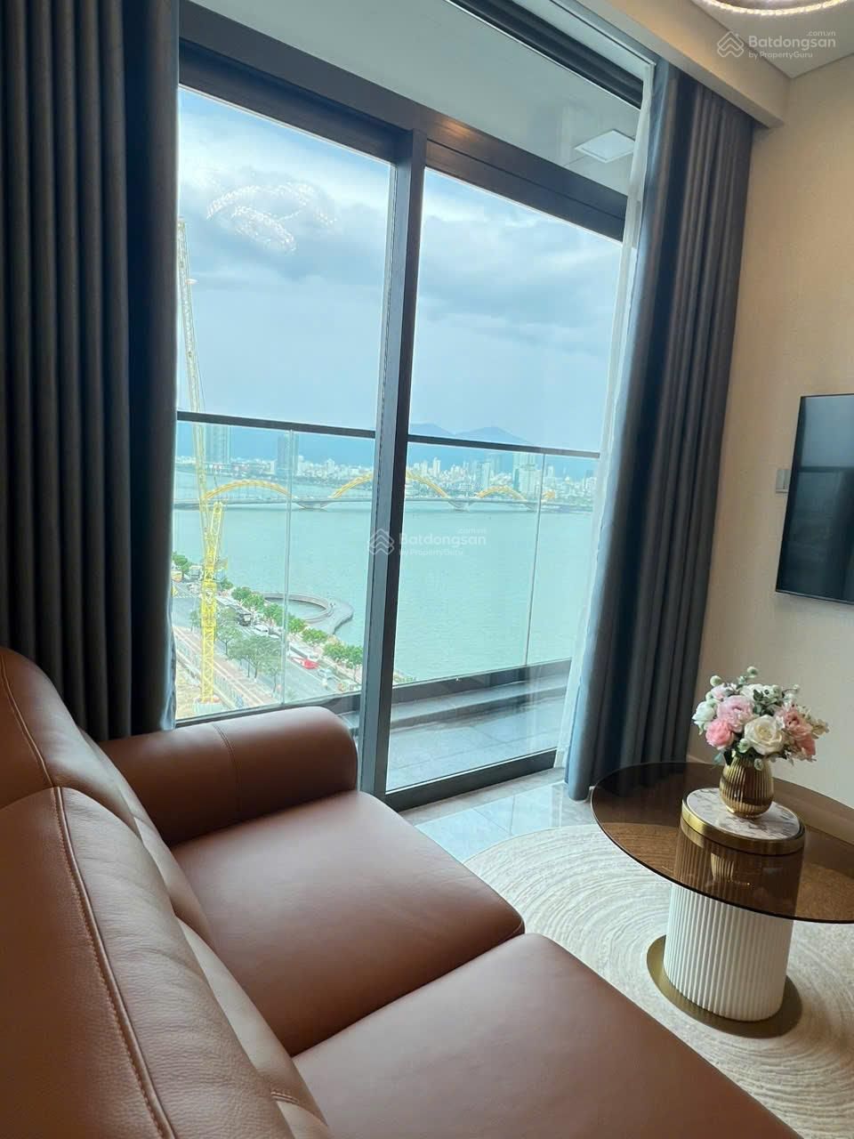Bán gấp Căn 1PN view sông giá tốt nhất The Filmore. Sẵn nội thất xịn 100%
