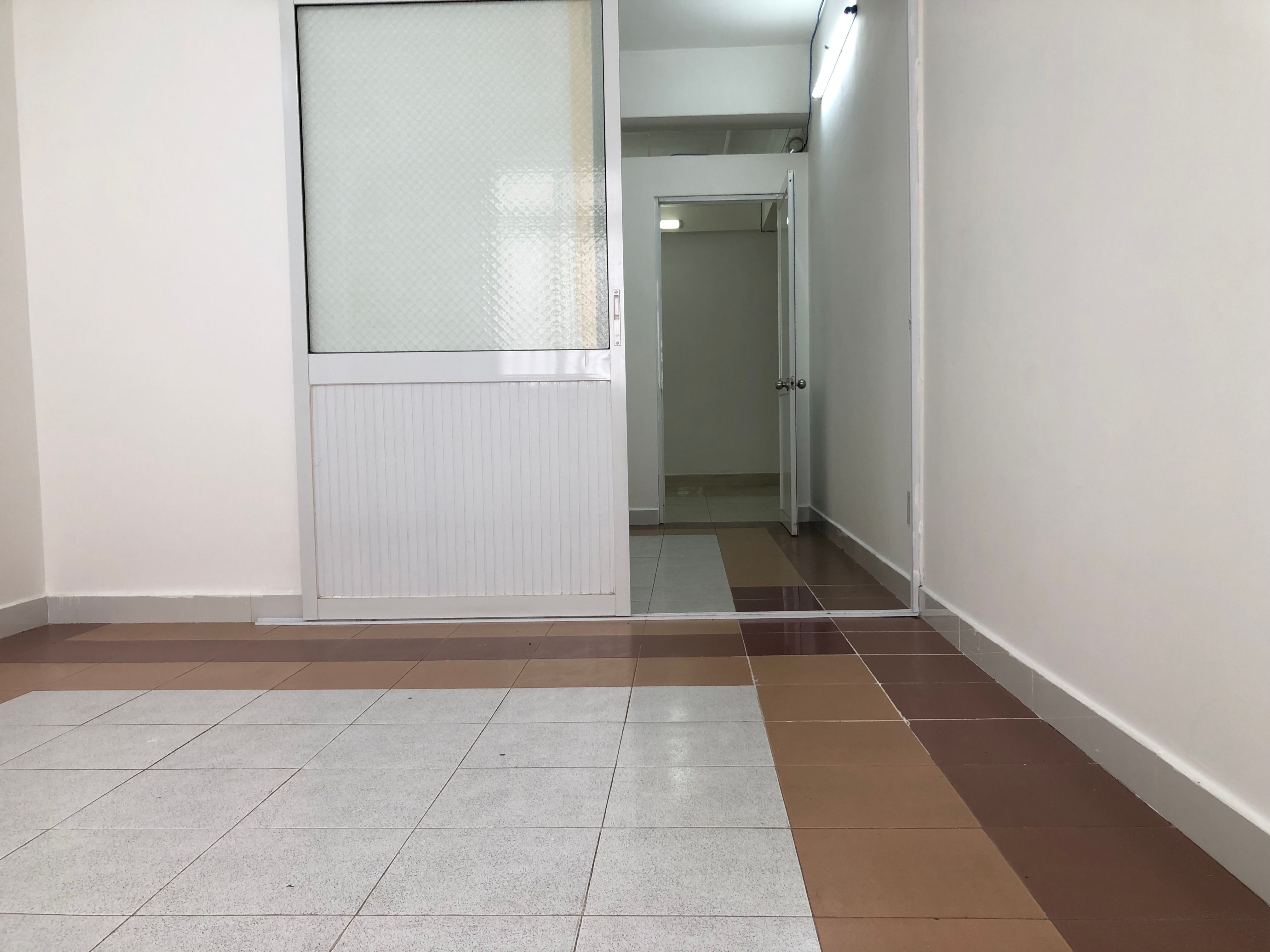 chung cư nguyễn kim quận 10 lô R lầu 2 thang bộ 49m2 2 phòng ngủ
