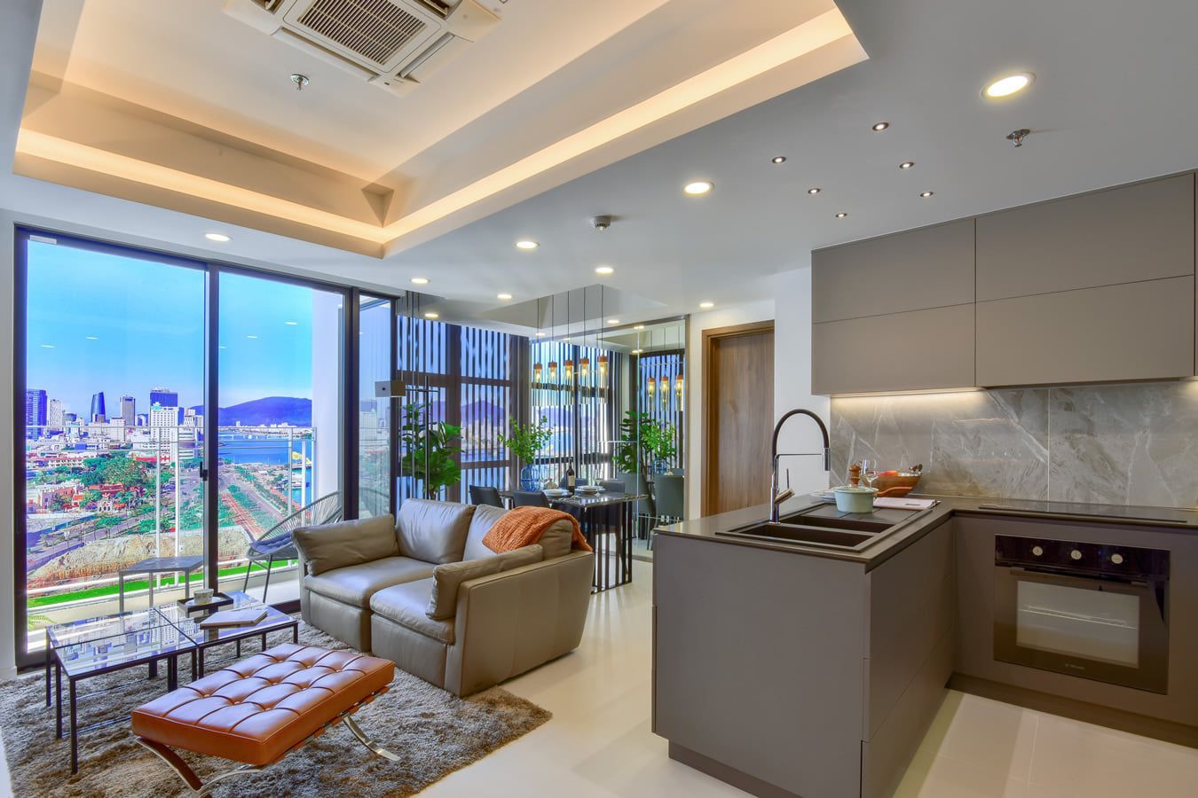 Bán căn hộ Landmark Tower Đà Nẵng, căn 2PN - DT 82.5m2 - tầng cao - View siêu đẹp