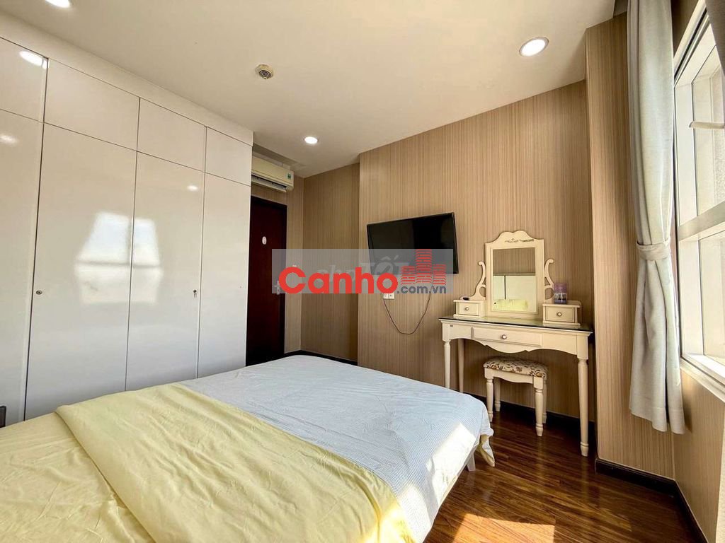 Cần bán căn hộ Sunrise City Q7 Lh :