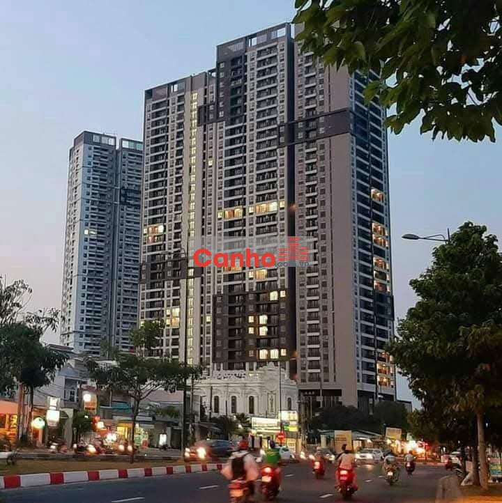 Căn hộ 85m2, giáp ngay Bình Thạnh, 2pn2wc, View Landmark 81 và Hồ bơi