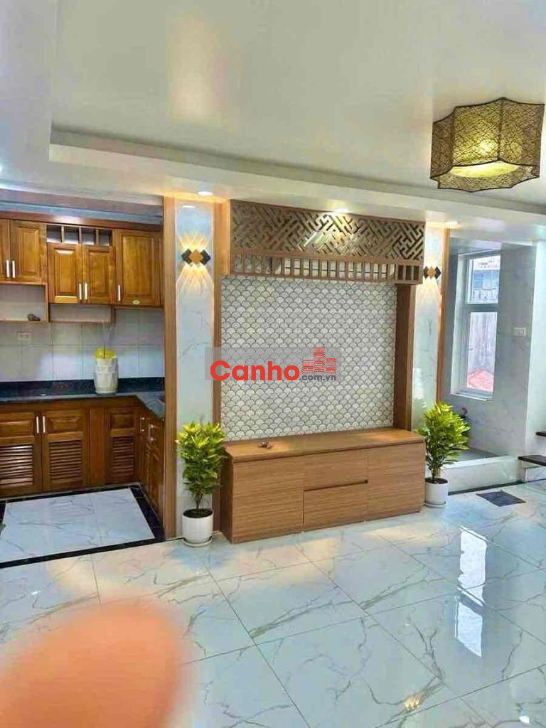 Bán căn hộ  phố Tạ Quang Bửu,vị trí đẹp ,ngõ rộng , diện tích rộng