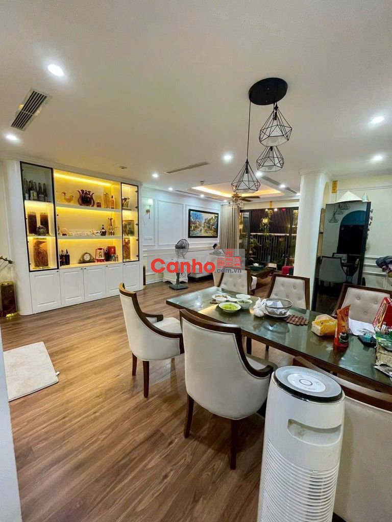 Bán căn hộ cao cấp lô góc phố Lê Văn Lương- 126m2- 3PN- Full nội thất