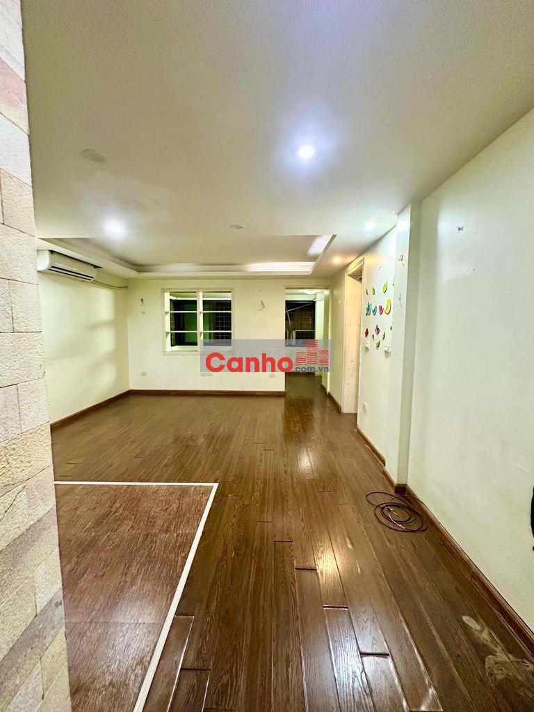 Hạ Chào 500Tr! Bán gấp tập thể Ngọc Khánh, Ba Đình - 42/85m - 3 ngủ ri