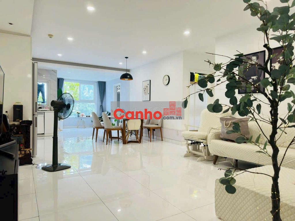 Giá tốt - Cần bán căn hộ chung cư 102m2, 3PN,2WC RuBy Garden Tân bình