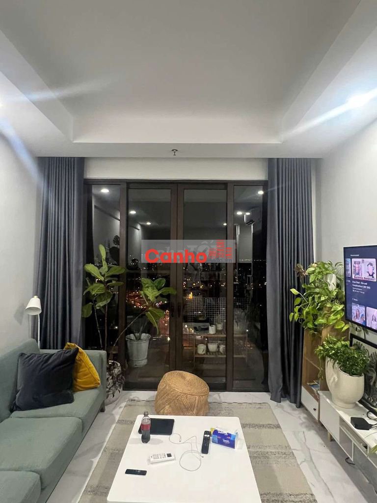 Căn hộ 74m2, Tặng nội thất đầy đủ, View Đông Bắc mát mẻ, Sổ hồng riêng