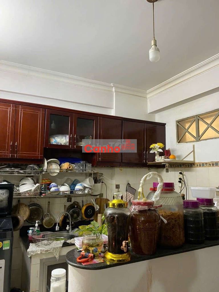 Bán chung cư Bùi Tư Toàn có sân vườn